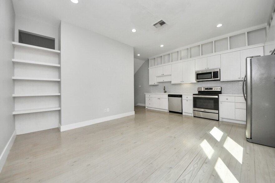 More Photos Of 1708 Winter St, Houston Apartments For Sale