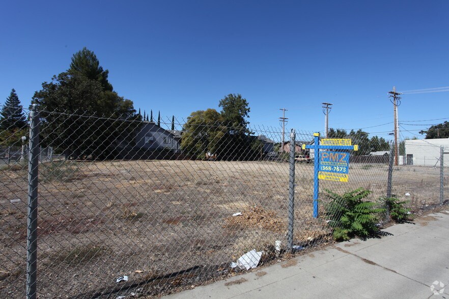 More Photos Of 113 N Cherokee Ln, Lodi Land For Sale