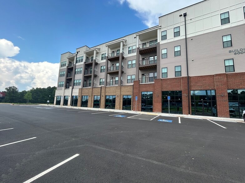More Photos Of 2555 Cobb Pky, Kennesaw Apartments For Lease