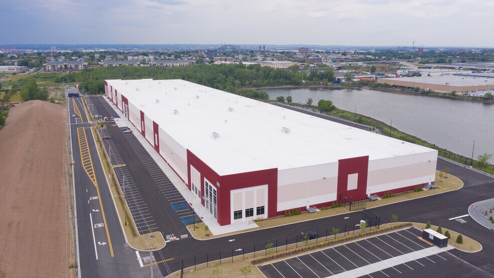 More Photos Of 101 Port Lincoln Rd, Bayonne Distribution For Lease