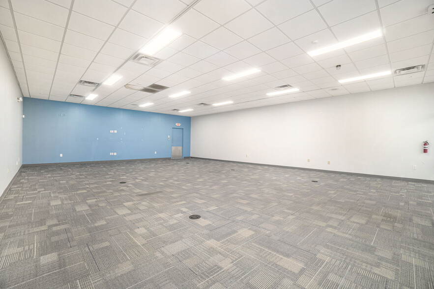 Primary Photo Of 2363-2365 Vintage Ct, Excelsior Springs Freestanding For Lease