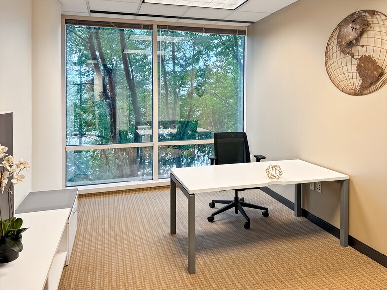 More Photos Of 5555 Glenridge Connector, Atlanta Coworking Space