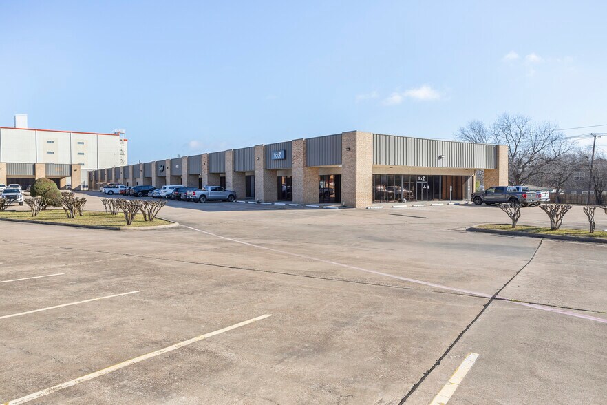 More Photos Of 401 S Jim Wright Fwy, Fort Worth Unknown For Lease