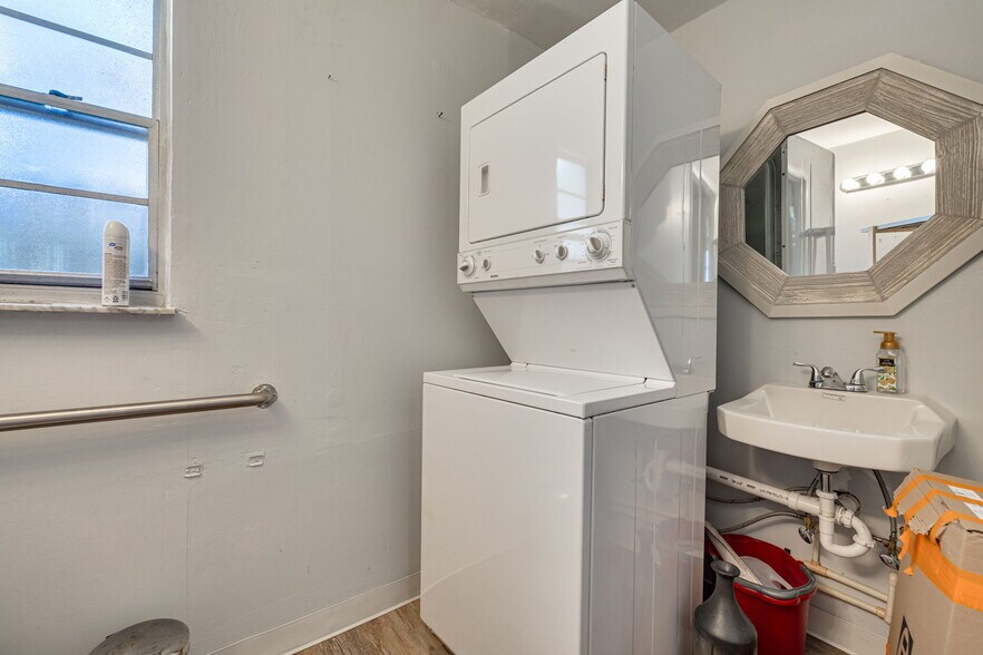 More Photos Of 132 7th Ave S, Safety Harbor Restaurant For Sale