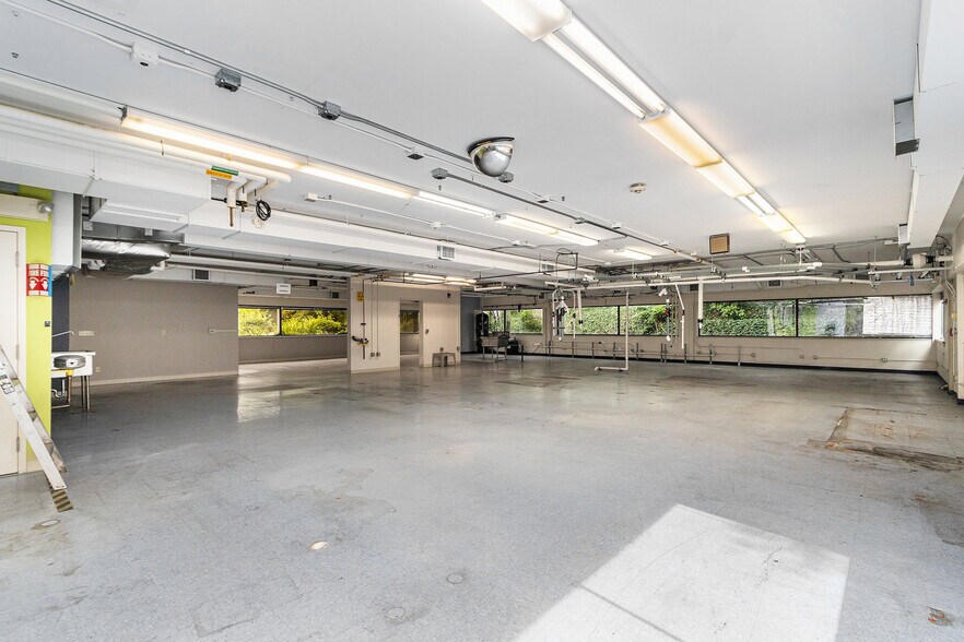 More Photos Of 1725 S Park St, Kalamazoo Medical For Sale