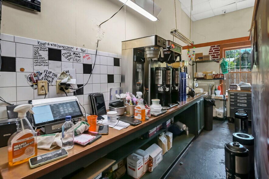 More Photos Of 300 State St, West Columbia Restaurant For Sale