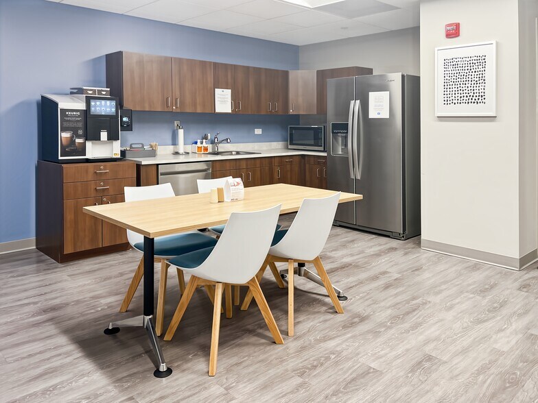 More Photos Of 5904 Richmond Hwy, Alexandria Coworking Space