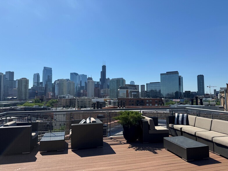 More Photos Of 915 W Huron St, Chicago Office For Lease