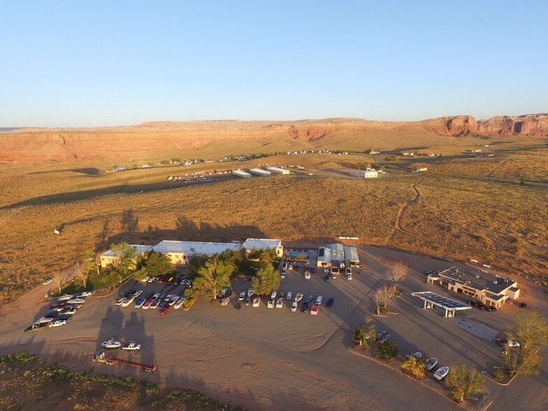 More Photos Of MM 28 Highway 276 Lodge, Lake Powell Hotel For Sale