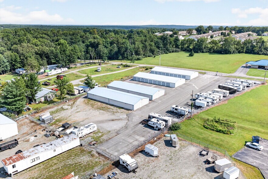 More Photos Of 110 Woodlands Cir, Crossville Self Storage For Sale