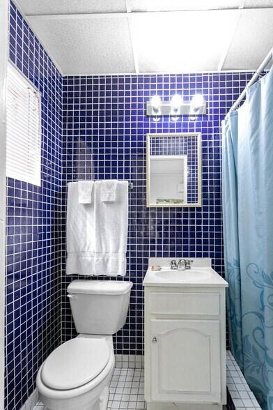 More Photos Of 40 George St, Nassau Hotel For Sale