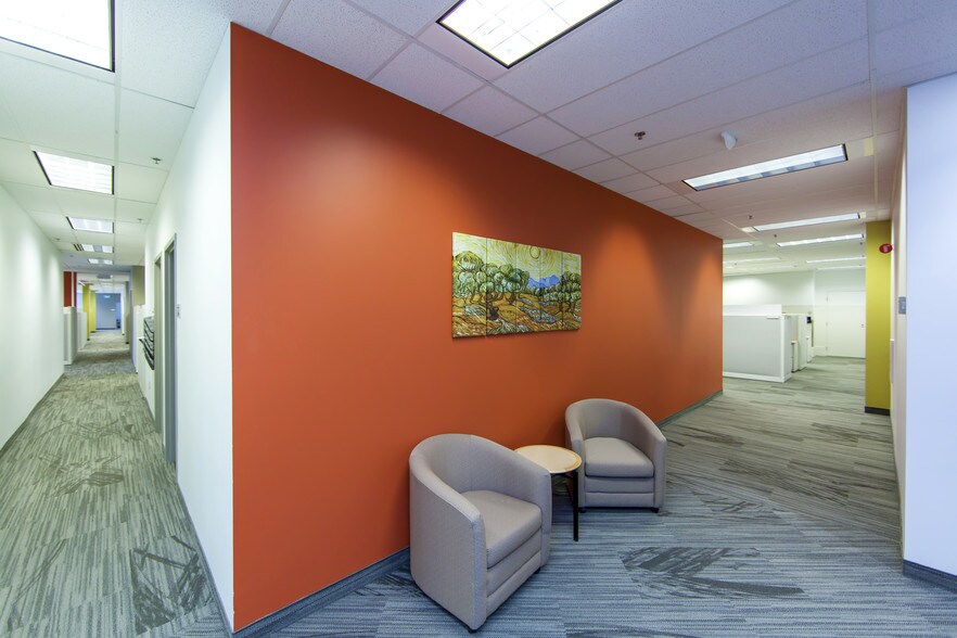 More Photos Of 500 Palladium Dr, Ottawa Warehouse For Lease