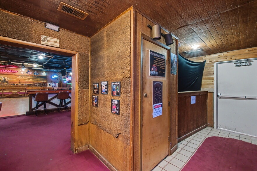 More Photos Of 15615 E State Highway 29, Buchanan Dam Restaurant For Sale