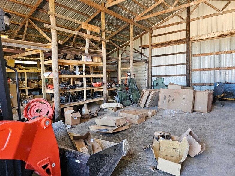 More Photos Of 727 E Main St, Waukon Warehouse For Lease