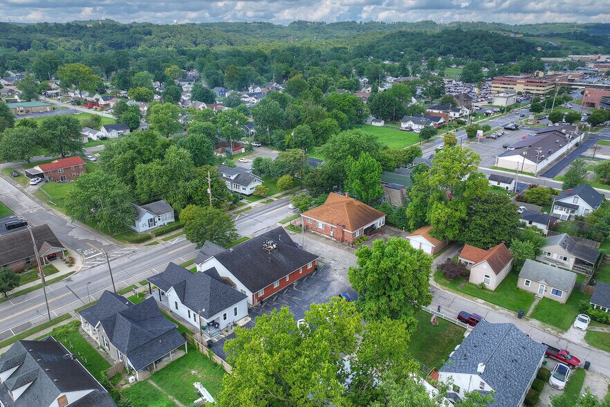 More Photos Of 1604 State St, New Albany Office For Sale