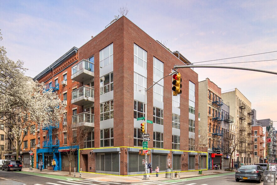 More Photos Of 172 Stanton St, New York Apartments For Lease