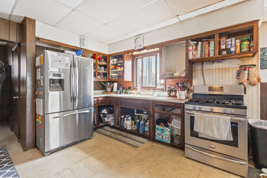 More Photos Of 2703 S Chicago Ave, South Milwaukee General Retail For Sale