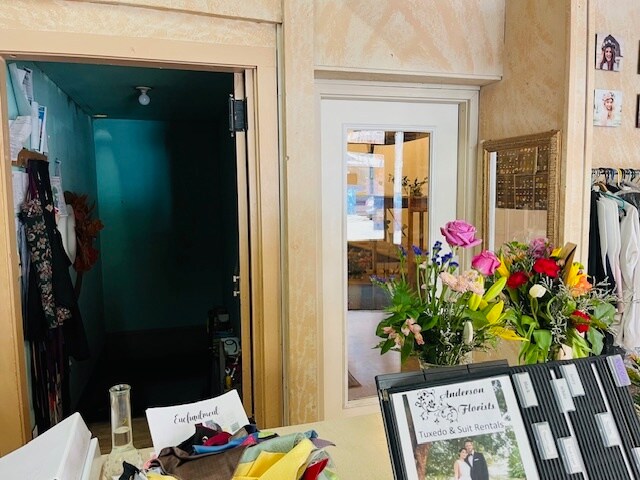 More Photos Of 1911 2nd St, Tillamook General Retail For Sale