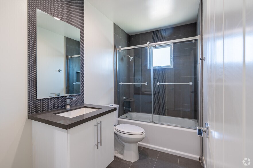More Photos Of 11437 Hatteras St, North Hollywood Apartments For Sale