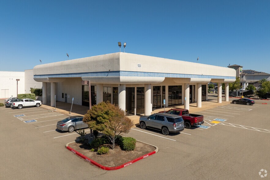 More Photos Of 1333 E Kettleman Ln, Lodi Auto Dealership For Lease
