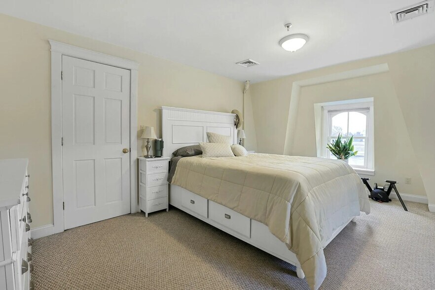 More Photos Of 46 S Broadway, Nyack Office Residential For Sale