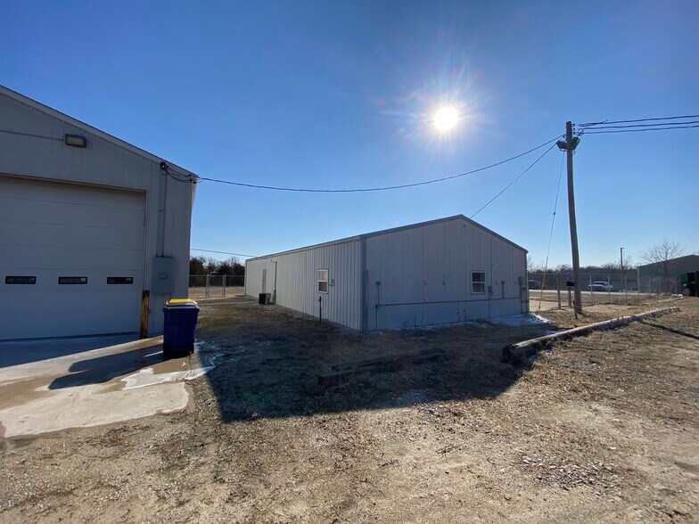 More Photos Of 1730 Daniel Boone Industrial Pky, Truesdale Warehouse For Sale