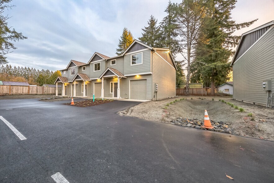 More Photos Of 3005 Russell Rd, Centralia Apartments For Sale