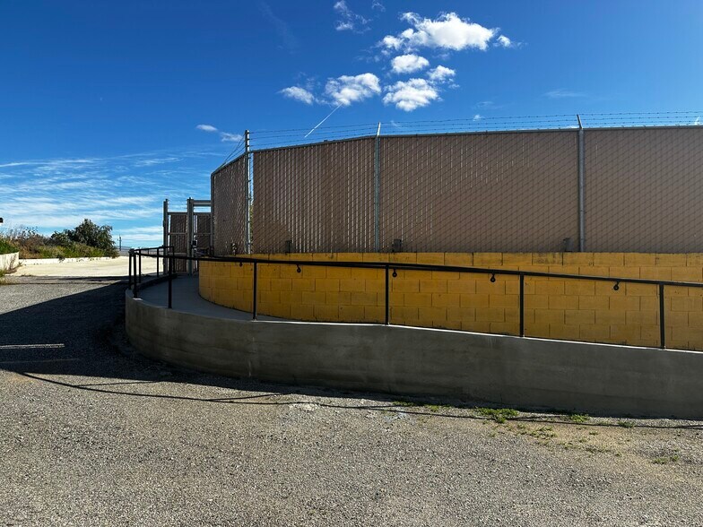 More Photos Of 151-161 Airport Rd, King City Warehouse For Sale