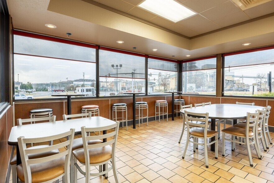 More Photos Of 5119 S 11 Hwy, Calhoun Fast Food For Sale
