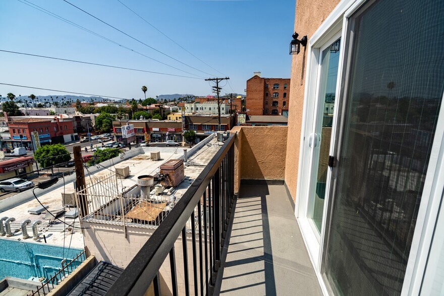 More Photos Of 311 S New Hampshire Ave, Los Angeles Apartments For Sale