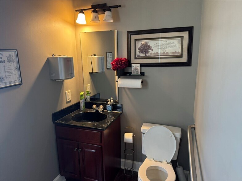 More Photos Of 865 Old Clemson Hwy, Seneca Office For Sale