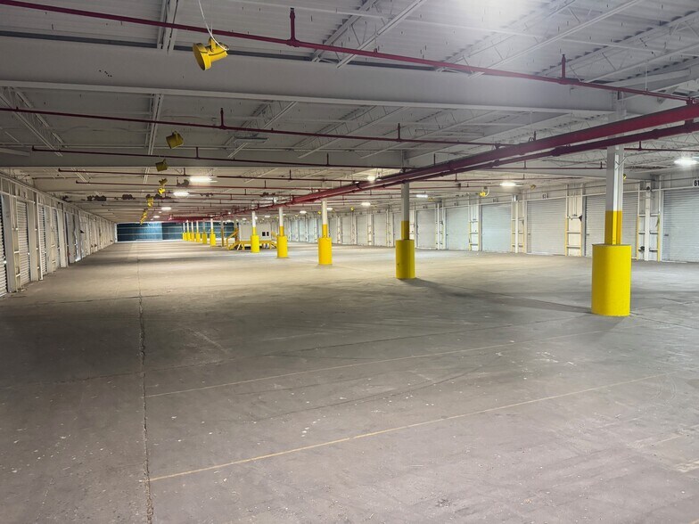 More Photos Of 14527 Industry Dr, Hagerstown Truck Terminal For Lease