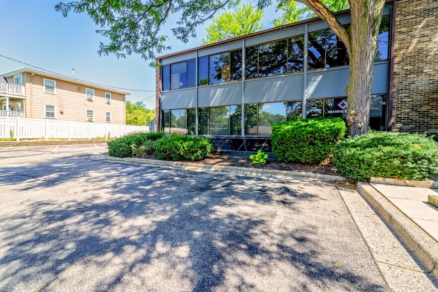 More Photos Of 2219 Packard St, Ann Arbor Office For Sale