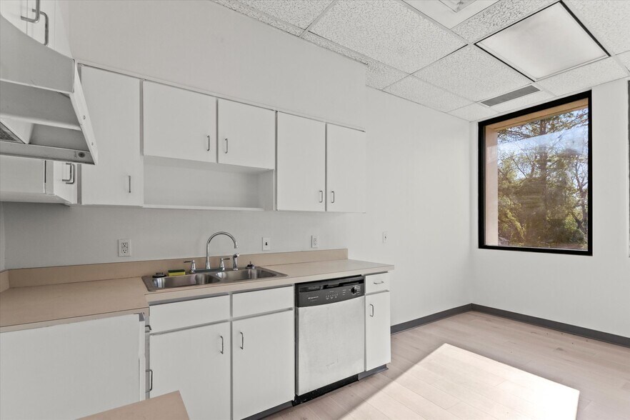 More Photos Of 510 E Laurel St, Scottsboro Loft Creative Space For Sale