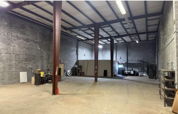 More Photos Of 4800 Division Ave, Birmingham Showroom For Lease