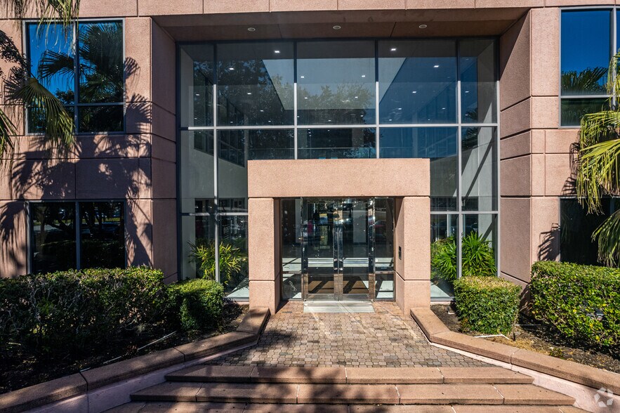More Photos Of 4210 Metro Pky, Fort Myers Office For Lease