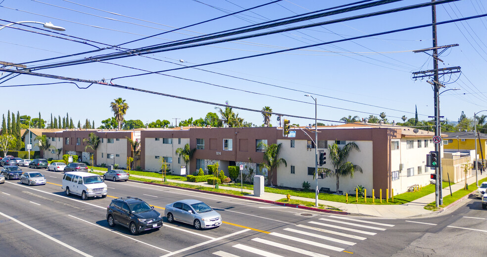 Primary Photo Of 19236-19248 Parthenia St, Northridge Apartments For Sale