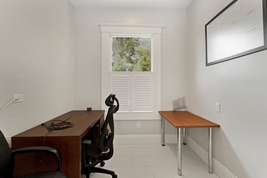 More Photos Of 326 S Hyde Park Ave, Tampa Office Residential For Sale