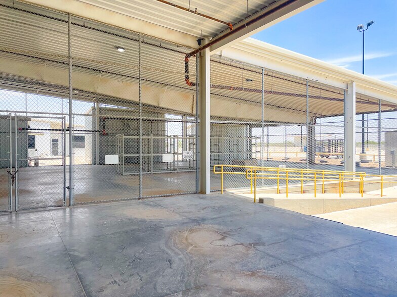 More Photos Of 2625 Co 180 rd, Garden City Manufacturing For Sale