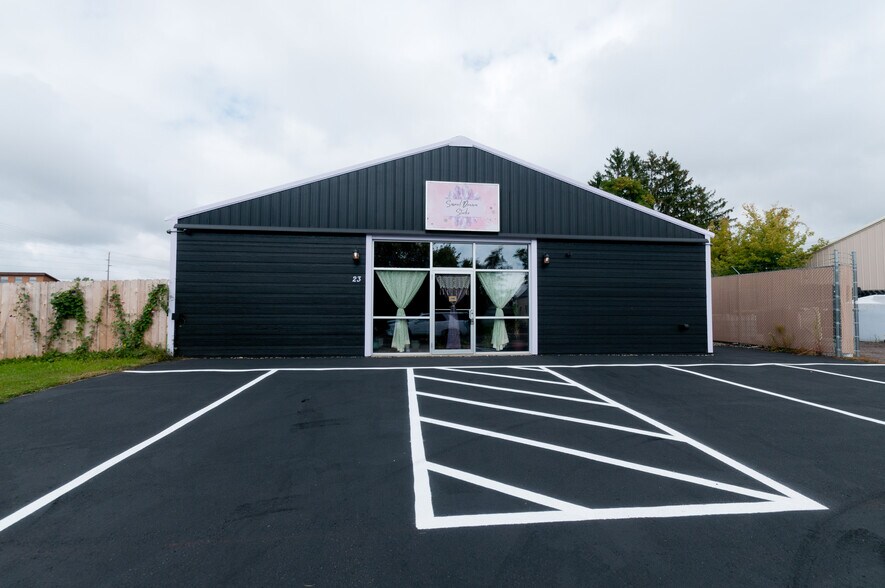 More Photos Of 23 W St. Patrick St, Rice Lake Storefront For Sale