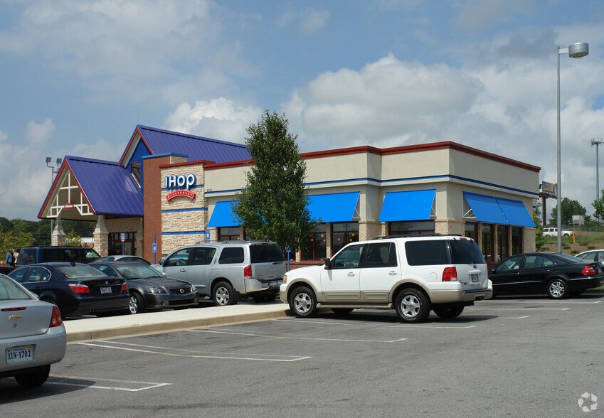 More Photos Of 2910 Stonecrest Cir, Lithonia Restaurant For Lease