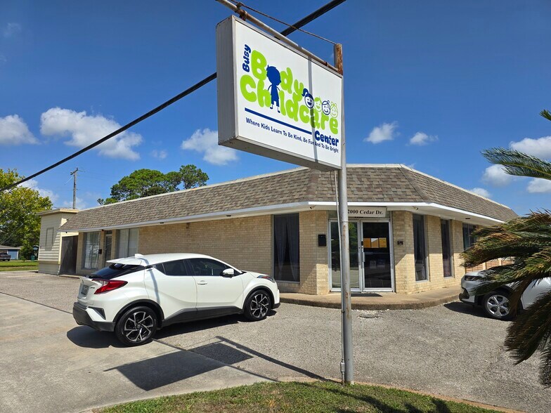 More Photos Of 2000 Cedar Dr, La Marque Unknown For Lease