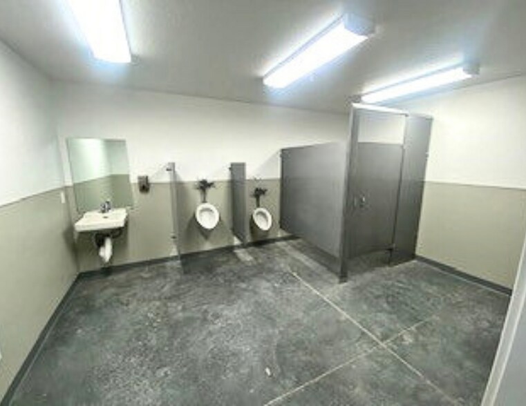 More Photos Of 16876 Tulip Ct, Post Falls Warehouse For Sale