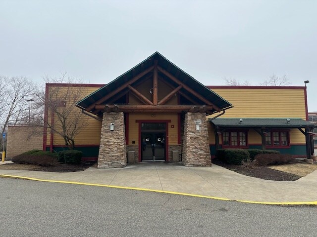 More Photos Of 301 Technology Center Dr, Stoughton Restaurant For Sale
