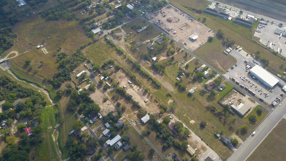 More Photos Of 2808-2900 S Laurent St, Victoria Land For Sale