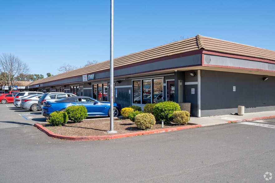 More Photos Of 825 East St, Woodland Office For Lease