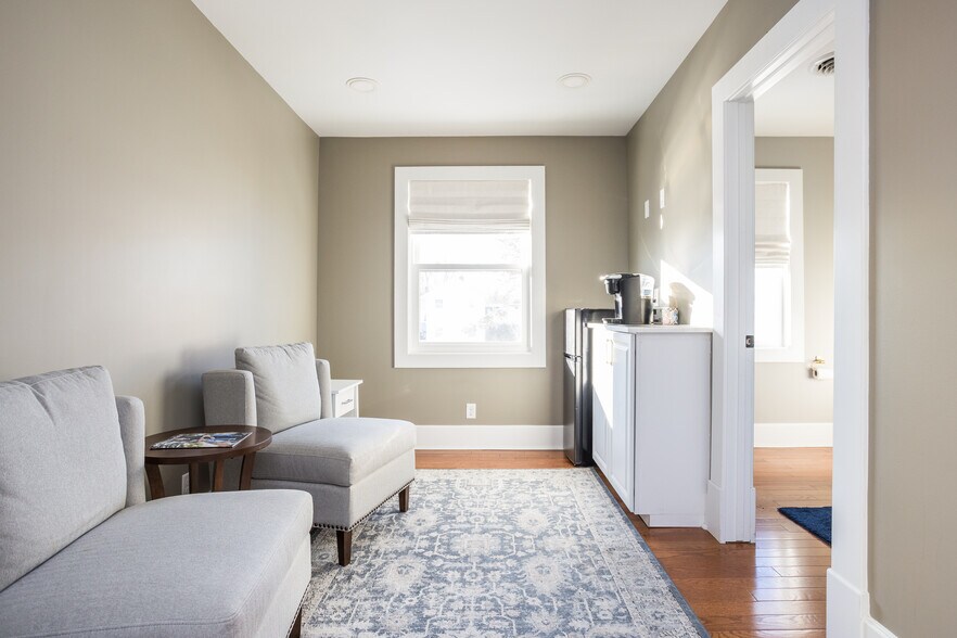 More Photos Of 502 W Main St, Danville Office For Sale