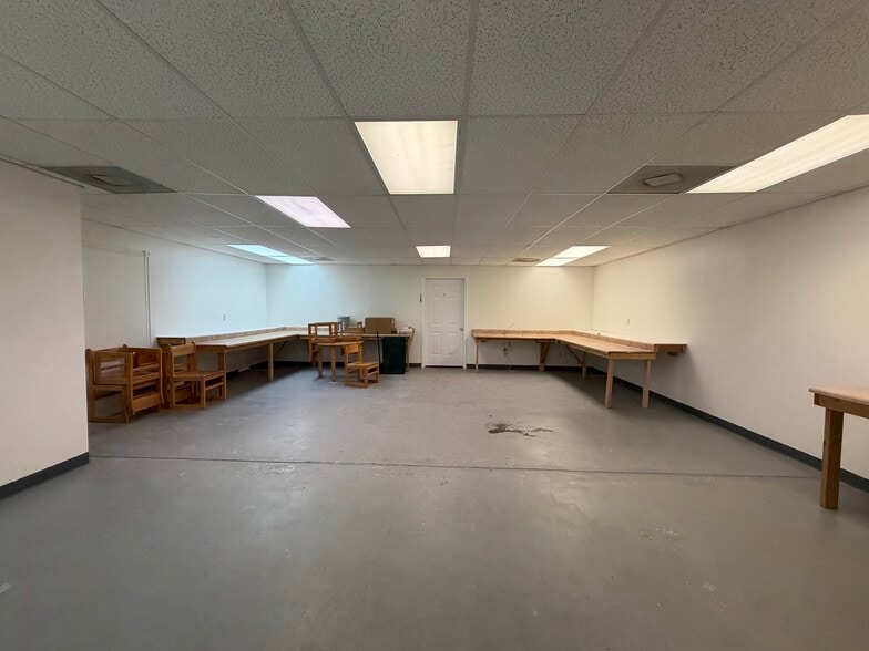 More Photos Of 3224 Westwood Industrial Dr, Monroe Warehouse For Lease