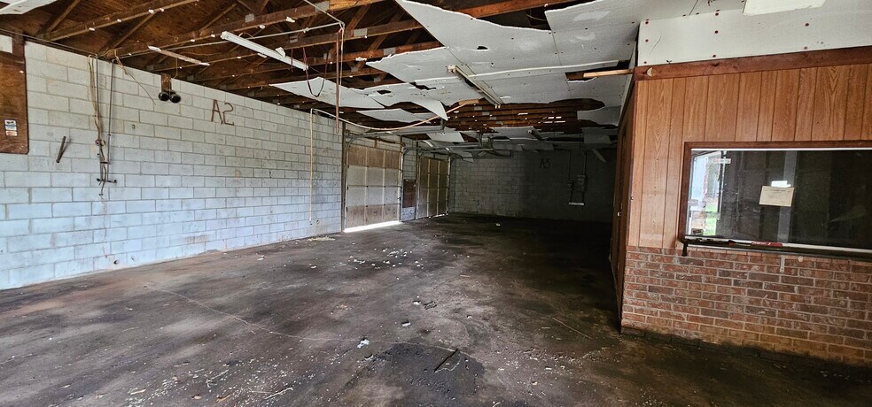 More Photos Of 3405 Historic Highway 17, Martin Light Manufacturing For Sale