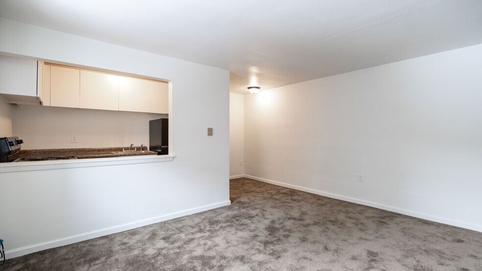 More Photos Of 1005-1015 Willowbrook Dr, Greensburg Apartments For Sale